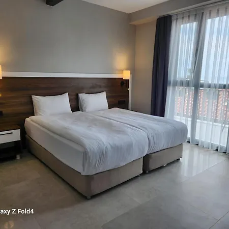 Lulubay & Hotell Kusadası