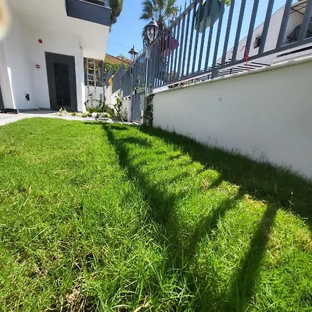 Отель Lulubay & *