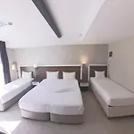 Lulubay & Hotel *