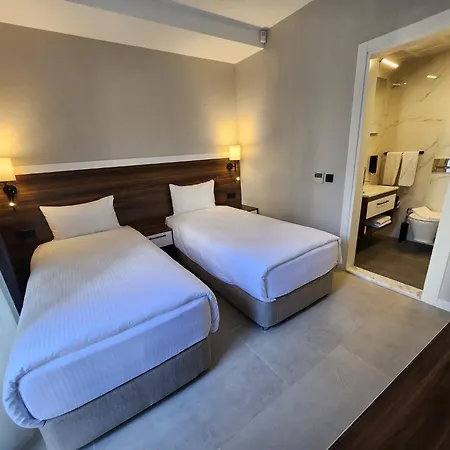 호텔 Lulubay & 쿠사다시